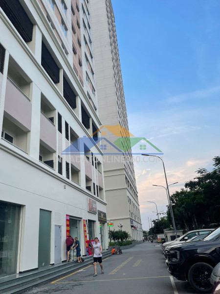 Bán shophouse 4 tầng giá 8 tỷ  cạnh trung tâm triển lãm vin cổ loa o931711838