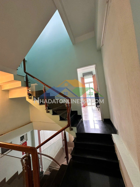 ♪ nhà kiệt ô tô thẳng sát mt nguyễn hữu thọ, gần duy tân, 56m2, 3 tầng đúc, 3pn