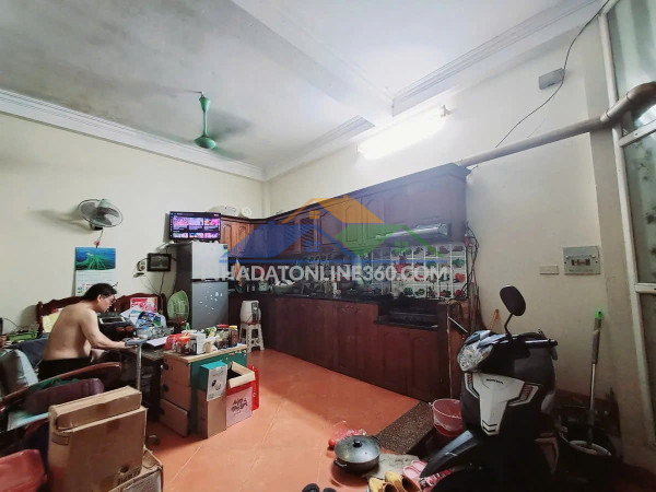 Bán nhà thái hà 17m2. 4 tầng. mặt tiền 2.6m. giá 5 tỷ đống đa hà nội