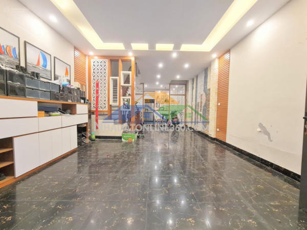 Nhà kim giang, dt 55m2 x 5t, giá 8.88 tỷ, ở luôn, ngõ to, nhà thoáng, đẹp, sđcc