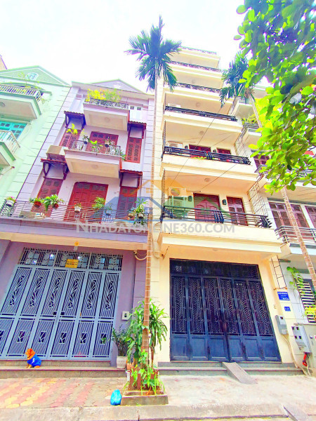 Bán nhà nguyên hồng – view sân chơi – vỉa hè – phân lô bàn cờ – 50m² x 5t – 18 tỷ