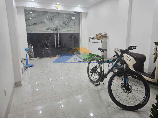 Hót 78m  nằm ngay sát đường lê quang đạo kéo dài - cách đường ô tô 30m - giá chưa đến 10 tỷ