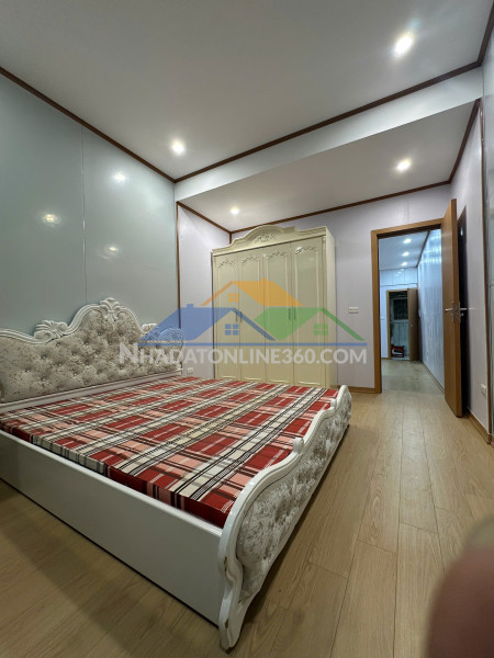 Bán nhà tập thể thái thịnh – 50m, 2 ngủ, full nội thất – ô tô đỗ cửa – chỉ 30m ra phố – giá cực mềm! lh 0975 124 520