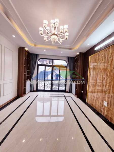 Nhà chính chủ - giá tốt - vị trí đẹp tại đường láng, thành phố hà nội