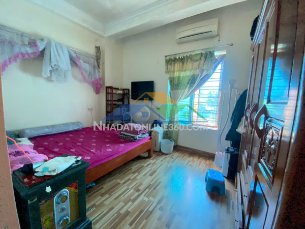 Vị trí trung tâm kì bá - nhà đẹp 3 tầng, chủ thiện trí bán