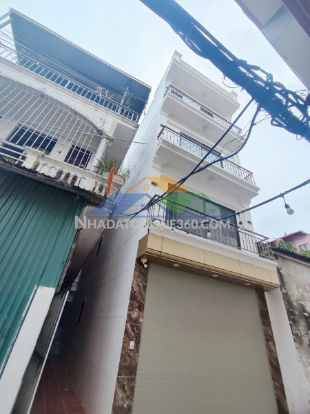 ????????????nhà  vĩnh khang đẹp, mới kính koong gần chợ ngọc hồi - giá tốt- ô tô đỗ cửa- sổ đỏ chính chủ.

????diện tích :45m2x5 tầng.vuông vắn ,không lỗi pho