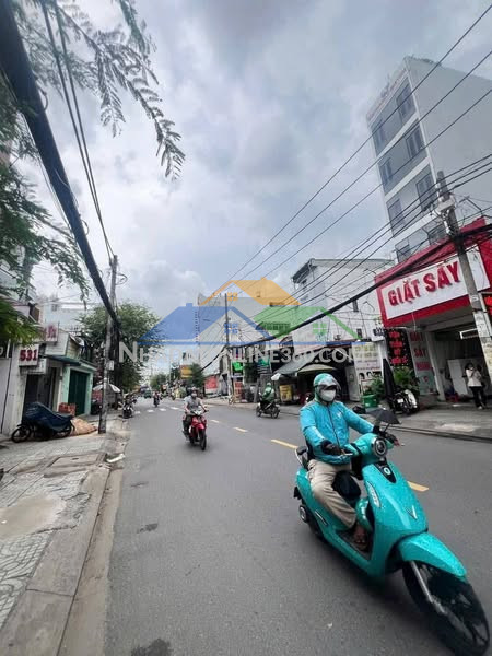 Nhà hẻm ôtô 6m đường lê tự tài quận phú nhuận phường 4.
