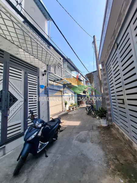 Nhà 2 tầng, hẻm bagac, trung tâm hành chính, sổ hồng riêng, không quy hoạch,  2,7 tỷ