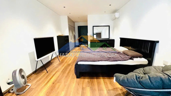 Nhà mới dân xây lô góc ngõ thông ô tô vào nhà đức giang 47m2  4 tầng 11 tỷ long biên.