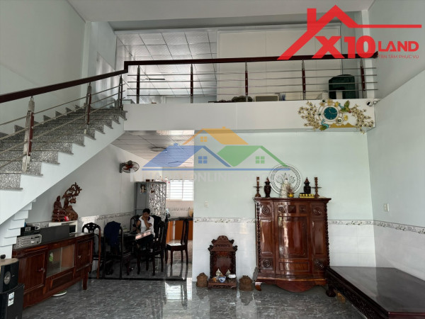 Bán nhà lầu 111m2 KP3 gần Chợ Trảng Dài TP Biên Hòa chỉ 2 tỷ 250tr