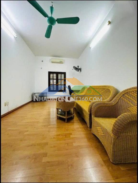 Cho thuê nhà đê nguyễn  khoái 42m2 x 3.5 tầng 2 ngủ, 2 wc, 11 triệu full đồ vào ngay