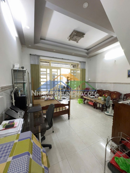 Bán nhà 2 tầng 100m2 tân đông hiệp,shr đường 2 xe hơi thông thoáng,giá đầu tư