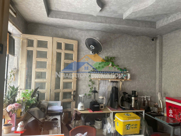 Sang nhượng mặt bằng kinh doanh đắc địa quận 4 - hẻm đoàn như hài