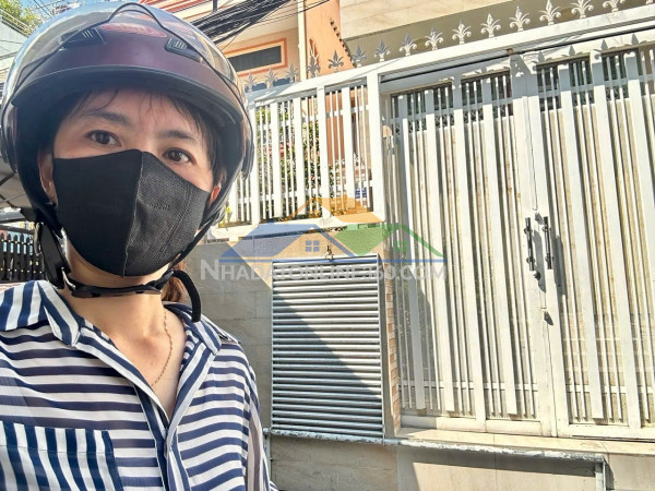 Chủ cần bán chdv đường đoàn bơ- khu vực đầy đủ tiện ích- thông ra xóm chiếu, tôn đản,hoàng diệu.