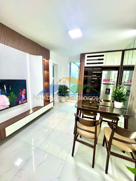 ????????tập thể mai dịch, cầu giấy 70m 2pn 2wc, mới xịn, chỉ 3.68 tỷ