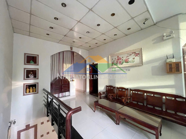 Nhà 3 tầng hẻm xe hơi đường âu dương lân p2q8. giá 5.25 tỷ tl