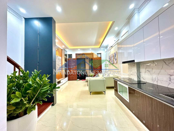 Nhà mới tinh tại nhốn - 5 tầng đẹp long lanh - ô tô đỗ cổng