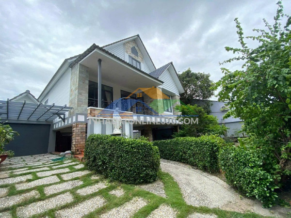 Bán biệt thự hxh nhị bình 14, nhị bình, hóc môn, 327m2, 2 tầng, ngang 17m, giá rẻ