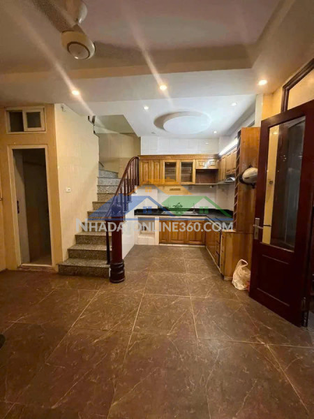 Bán nhà đê trần khát chân 28/32m2. 4 tầng. mặt tiền 4m. giá 6.2 tỷ hai bà trưng hà nội,