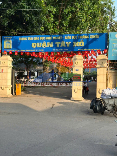 Trung tâm phú thượng - một bước ra phố - ngõ oto đỗ cổng