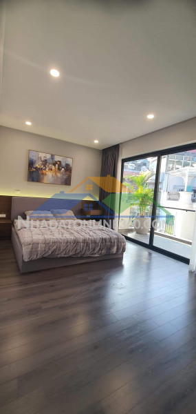 Bán  nhà phố ngọc thụy – gọn gàng, ấm cúng, 5 tầng, full nội thất!