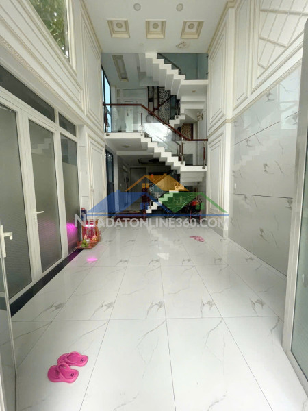 Nhà 5 tầng hẻm thông hưng phú p. chánh hưng. giá: 4 tỷ bớt lộc