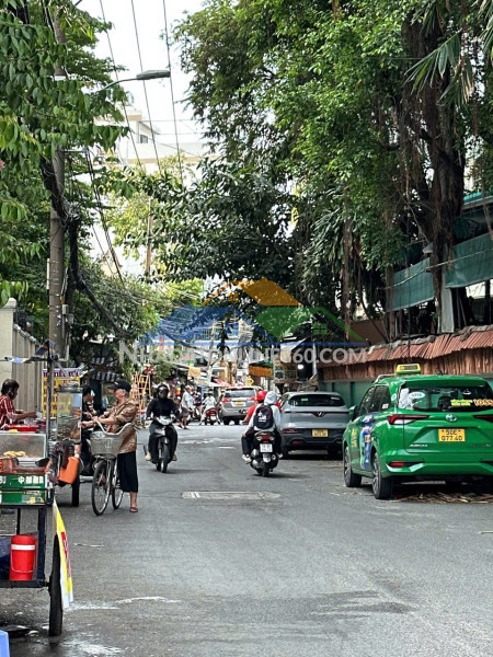 Bán chdv 5 tầng view chợ hạnh thông tây ngang 5m 75m2 9pn hẻm 8m thông chỉ 10.9 tỷ.