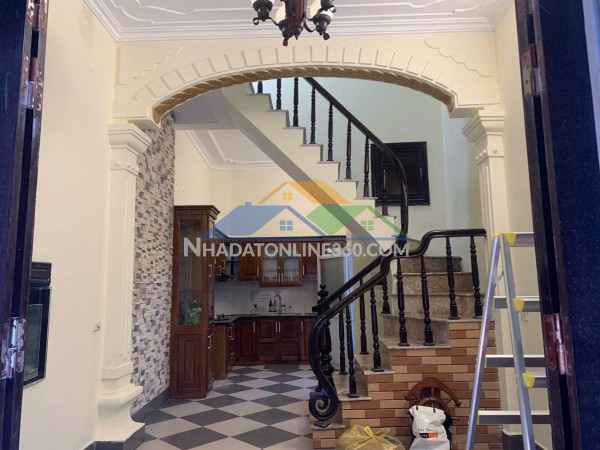 Cho thuê nhà phố bạch đằng, 7.5 triệu: 25m2 x 4 tầng, 2 ngủ, 3 vệ sinh