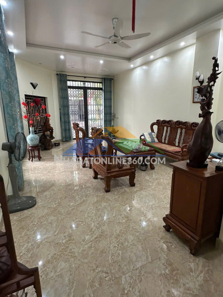 Hàng hiếm bán lô đất mặt đường kinh doanh nguyễn đức cảnh gần lẩu ông già
