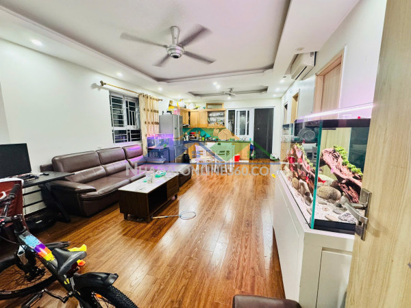 Bán căn góc 2 ngủ full đồ  view hồ chung cư Thanh Hà