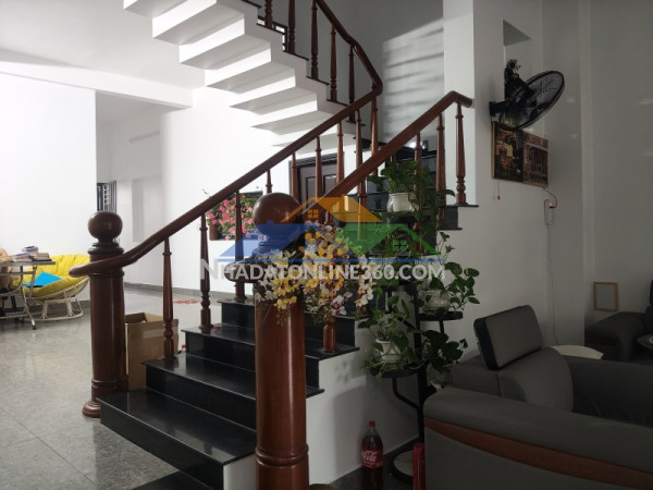 ♥ nhà 50m ra võ văn tần,  ô tô đậu vài bước, ngay aeonmall, 32m2, lửng sạch, 2.x tỷ