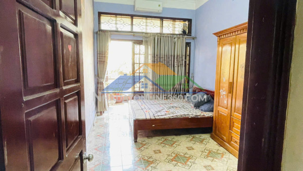 Cho thuê nhà ngõ bạch đằng, 32m2, 2.5 tầng,  2 ngủ, 7.5 triệu