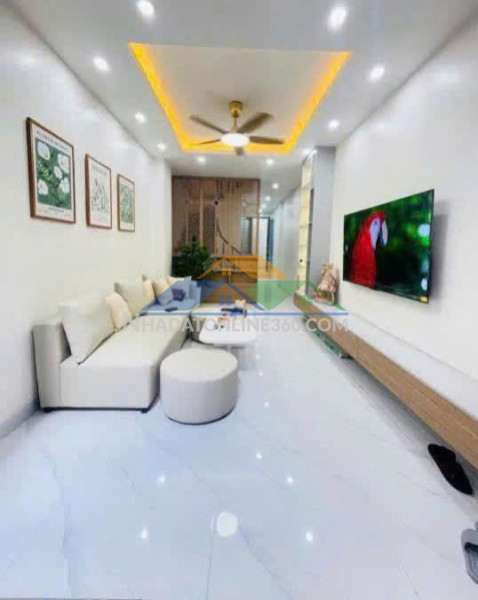 Cho thuê nhà hạ đình, 40m2 x 4 tầng, 5 ngủ, 18 triệu làm văn phòng, ở gđ, nhóm đi làm