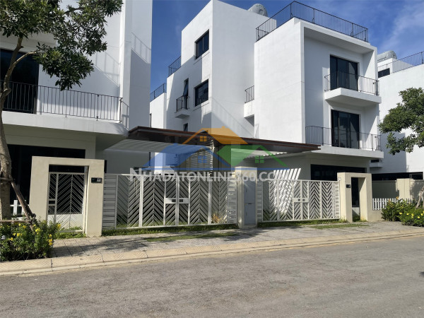 Biệt thự mặt biển vlasta sầm sơn, sổ lâu dài, tặng gói quản gia 3 năm.   lh: 0966 343 969