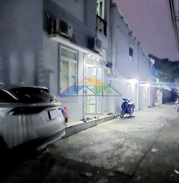 Bán nhà mặt phố q.2, p. cát lái, đường số 10, dt 162m2, 3 tầng, 4pn. sổ hồng, giá 18.7 tỷ. Bán nhà mặt phố q.2, p. cát lái, đường số 10, dt 162m2, 3 tầng, 4pn. sổ hồng, giá 18.7 tỷ.