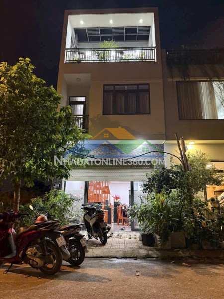 Bán nhà 1 trệt 2 lầu khu phú hồng thịnh 9 – p. đông hòa, dĩ an , tp hcm Bán nhà 1 trệt 2 lầu khu phú hồng thịnh 9 – p. đông hòa, dĩ an , tp hcm