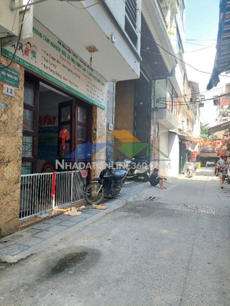 Nguyên hồng 57m 5 tầng, 5m ra ô tô chỉ 13,5 tỷ, sổ vuông a4
