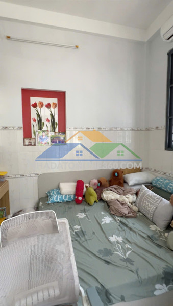Nhà 3 tầng ngang 6.1m nở hậu 7.6m bông sao p5 q8