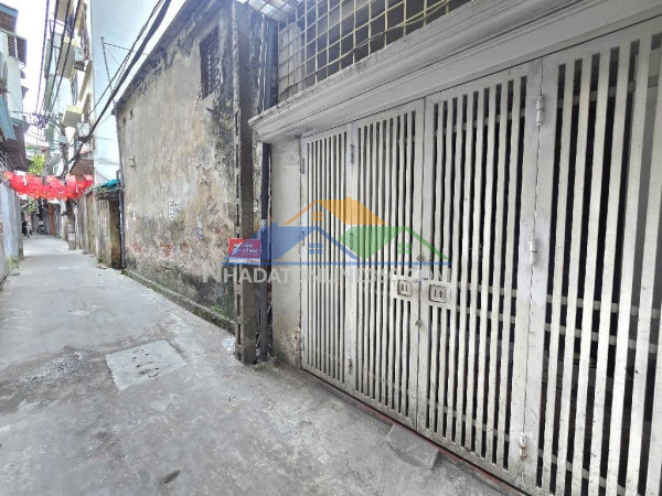 Yên hòa 45m x4 tầng 9,6 tỷ nhà mặt ngõ thông,gần phố,ngõ rộng 2,5m,giá đầu tư