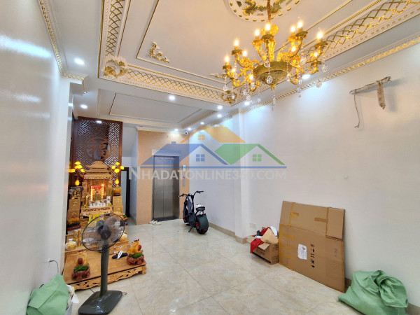 Nhà mới ô tô chánh- ô tô vào nhà phố  nguyễn văn linh 63m2 x 6 tầng 12.2 tỷ long biên hà nội.