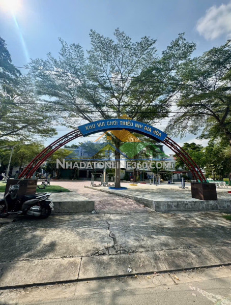 Bán biệt thự tân tạo a bình tân, 3 lầu 136m2 , ngang 
12m chỉ 12...