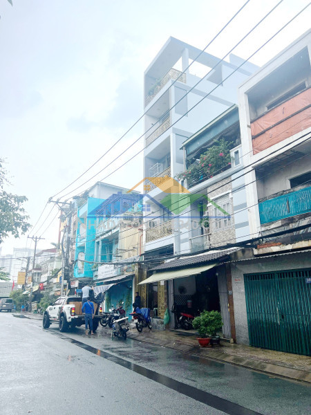 Nhà 2 tầng mặt tiền đường lê quang kim p.chánh hưng. giá 16 tỷ