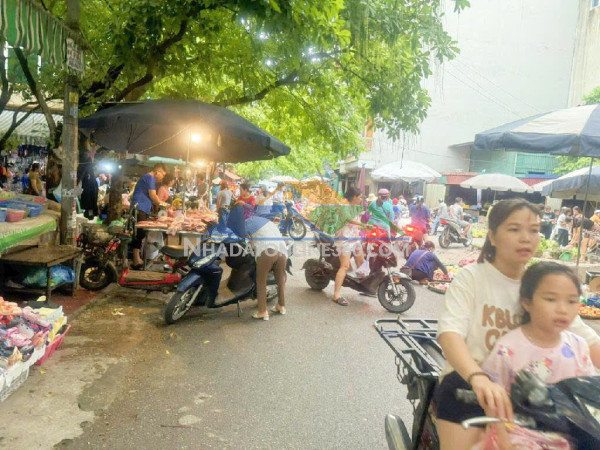 Phố lụa vạn phúc hà đôngđkinh doanh mặt tiền cực rộng 9m.