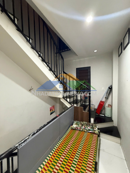 ♪ nhà kiệt 3-4m thẳng thông hoàng hoa thám, 25m2, 3 tầng đúc, full công năng, 2.x tỷ