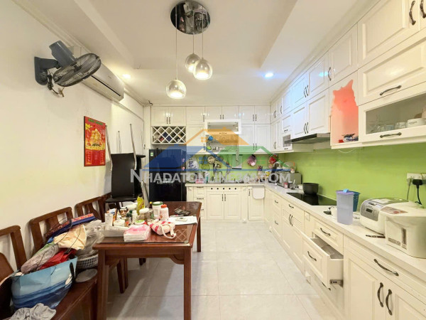 Mặt tiền d2 - bình thạnh - 72m - hiếm nhà bán - đang cho thuê - bán caphe - chủ gấp bán - 13,8 tỷ - tl