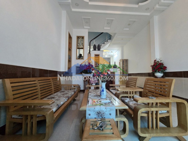 Bán nhà đường man thiện, phường tăng nhơn phú a, q9, tp hcm, dt 70 m2, 3 tầng, 3pn, sh. giá 8.35 tỷ.