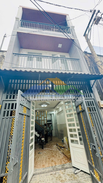 Nhà đẹp lung linh (4×10) – 3 tầng – hẻm xe hơi tới nhà – vài bước qua aeon tân phú – giá chỉ 4.75 tỷ tl chủ