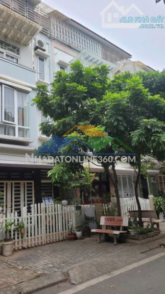 Chính chủ bán lk vigalcera xuân phương. dt 100m x 5 tầng. mt 5m. đường 15m. giá 19,5 tỷ. lh: 0964769634
2- nội dung