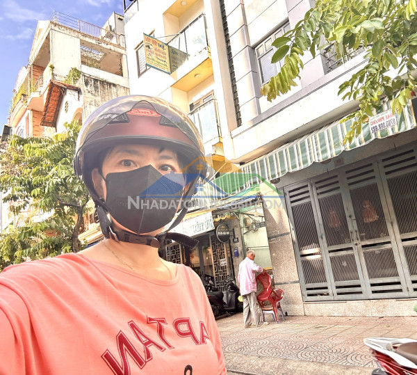 Chủ gửi bán mt kinh doanh đ. khánh hội- chòa chỉ 6.6t- thông ra hoàng diệu- bến vân đồn- đến trường đại nguyễn tất thành.