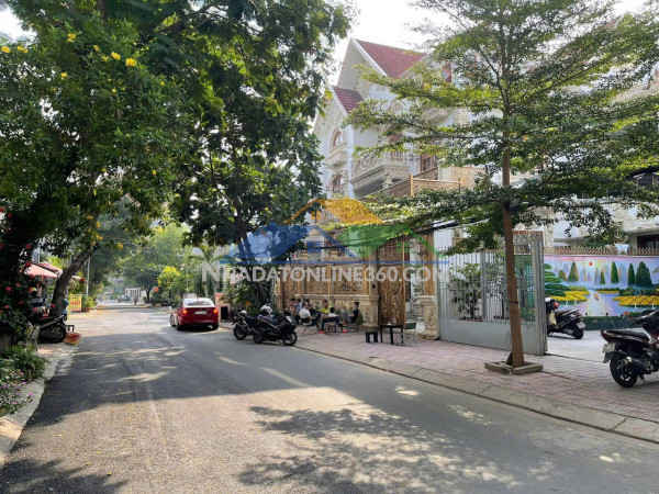 Bán gấp nhà đẹp hẻm 616 lê đức thọ ngang 10m 220m2 khu osimi có gara sân vườn 22 tỷ xíu.